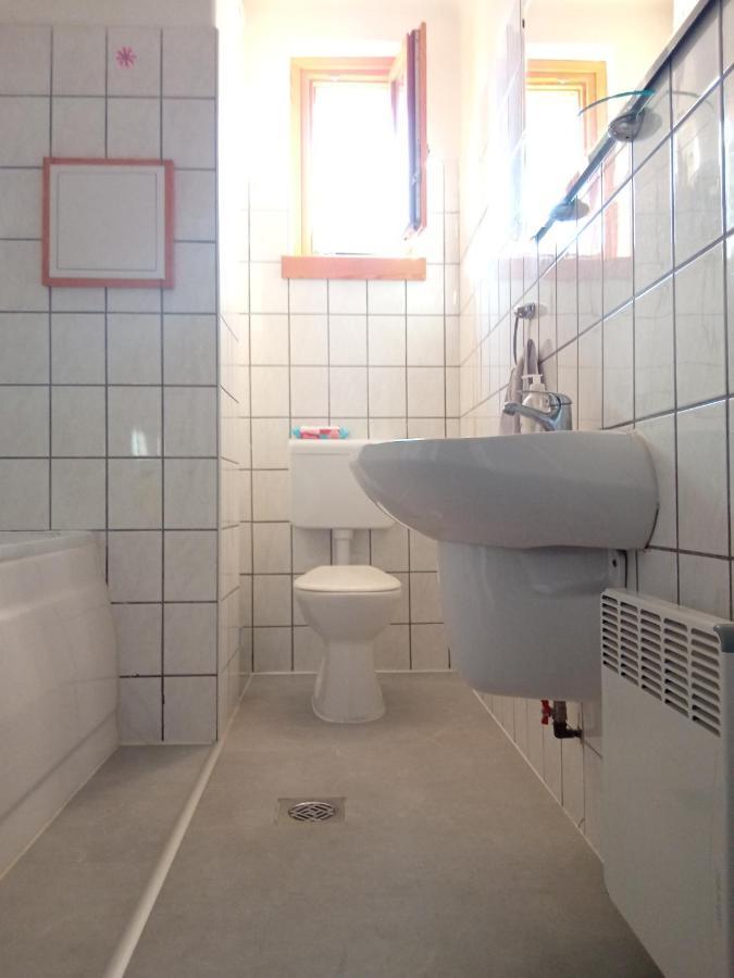 Free Parking, Balcony, Near To Park Homestay