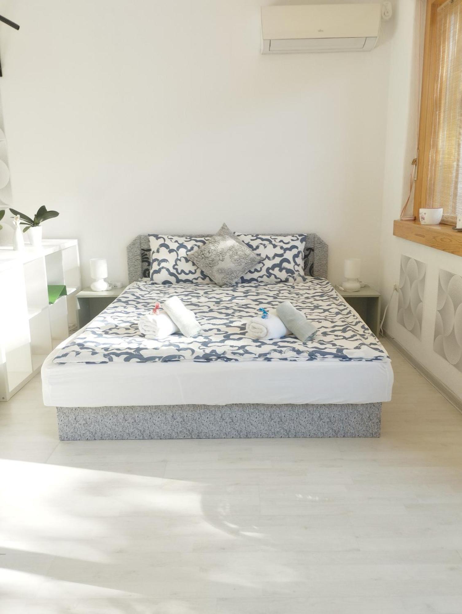Free Parking, Balcony, Near To Park Homestay *