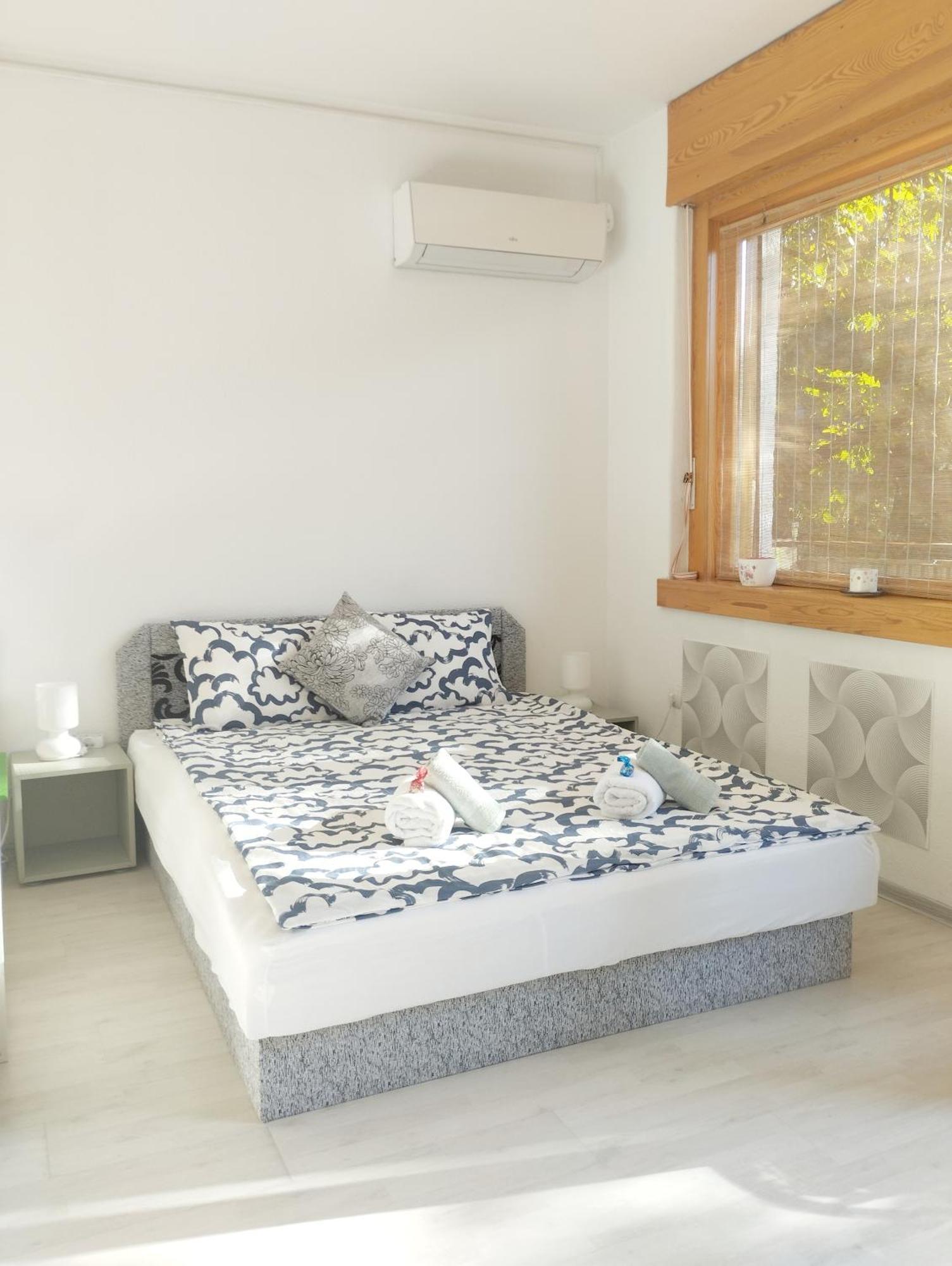 Free Parking, Balcony, Near To Park Homestay