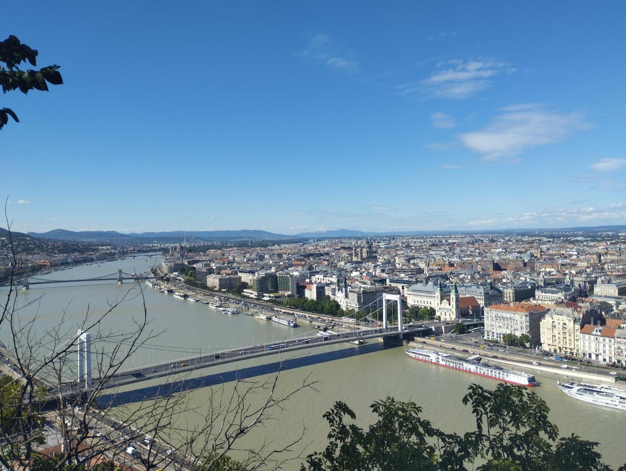 Homestay Free Parking, Balcony, Near To Park Budapest