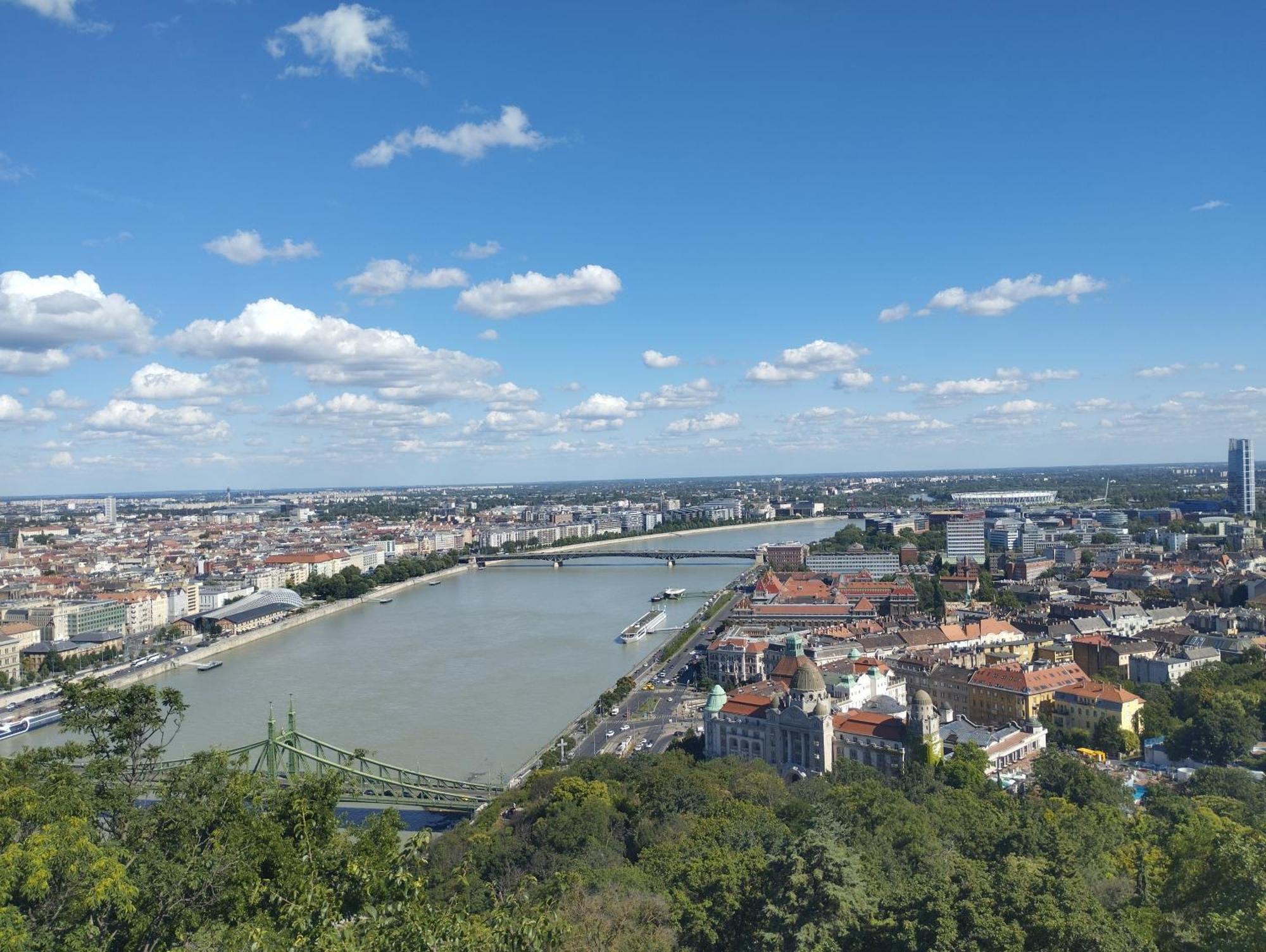 Homestay Free Parking, Balcony, Near To Park Budapest